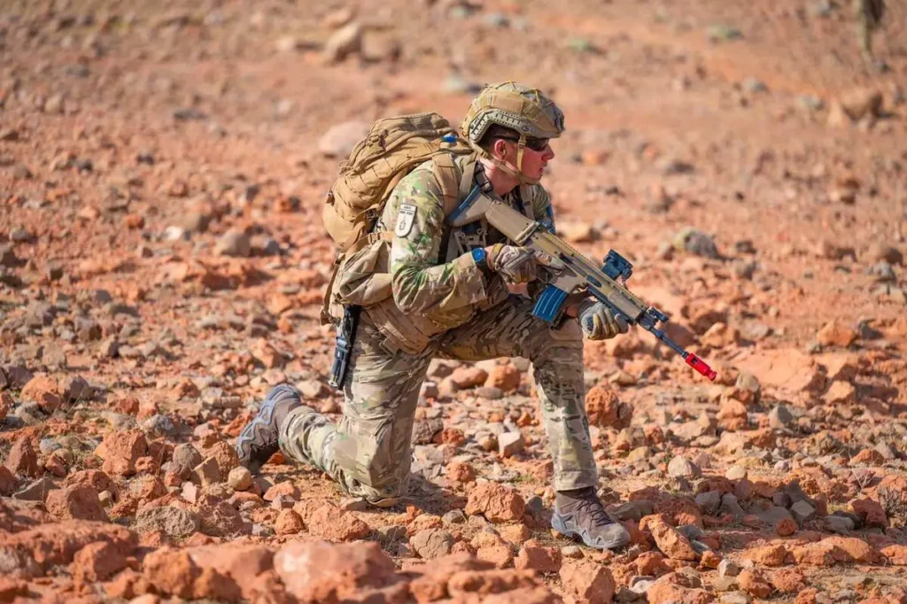 Het Koninklijk Paleis deelde enkele foto's van het winterkamp in de woestijn waaraan Prins Gabriel van België deelnam