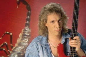 Voormalig Scorpions-bassist Francis Buchholz (71) plots overleden