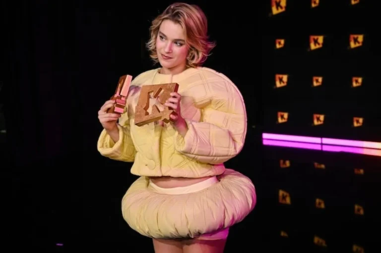 Pommelien Thijs domineert Gala van de Gouden K's met recordaantal van elf awards