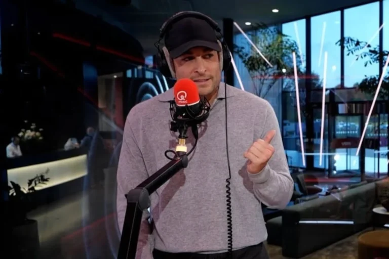 Viktor Verhulst (31) crasht auto van vriendin Sarah Puttemans (26) tegen garagepoort tijdens haast naar Qmusic.