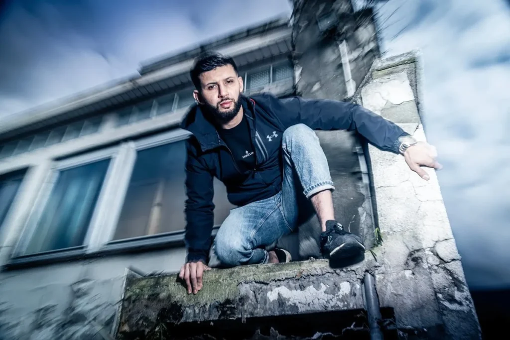 Klopjacht 2026: kandidaat Yahya D. wordt van moord beschuldigd.