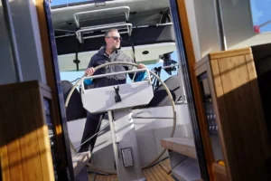 Tom Waes (57) ruilt vliegtuig voor zeilboot richting poolgebied.